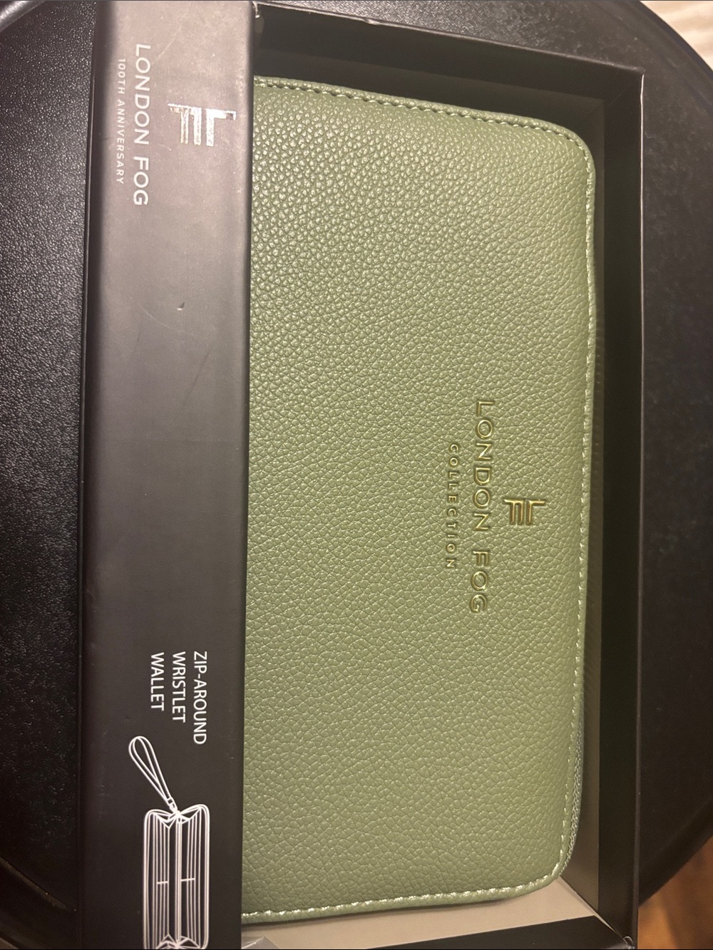 London Fog‎ Olive Green Pebbled Zip Wallet with Gold Logo